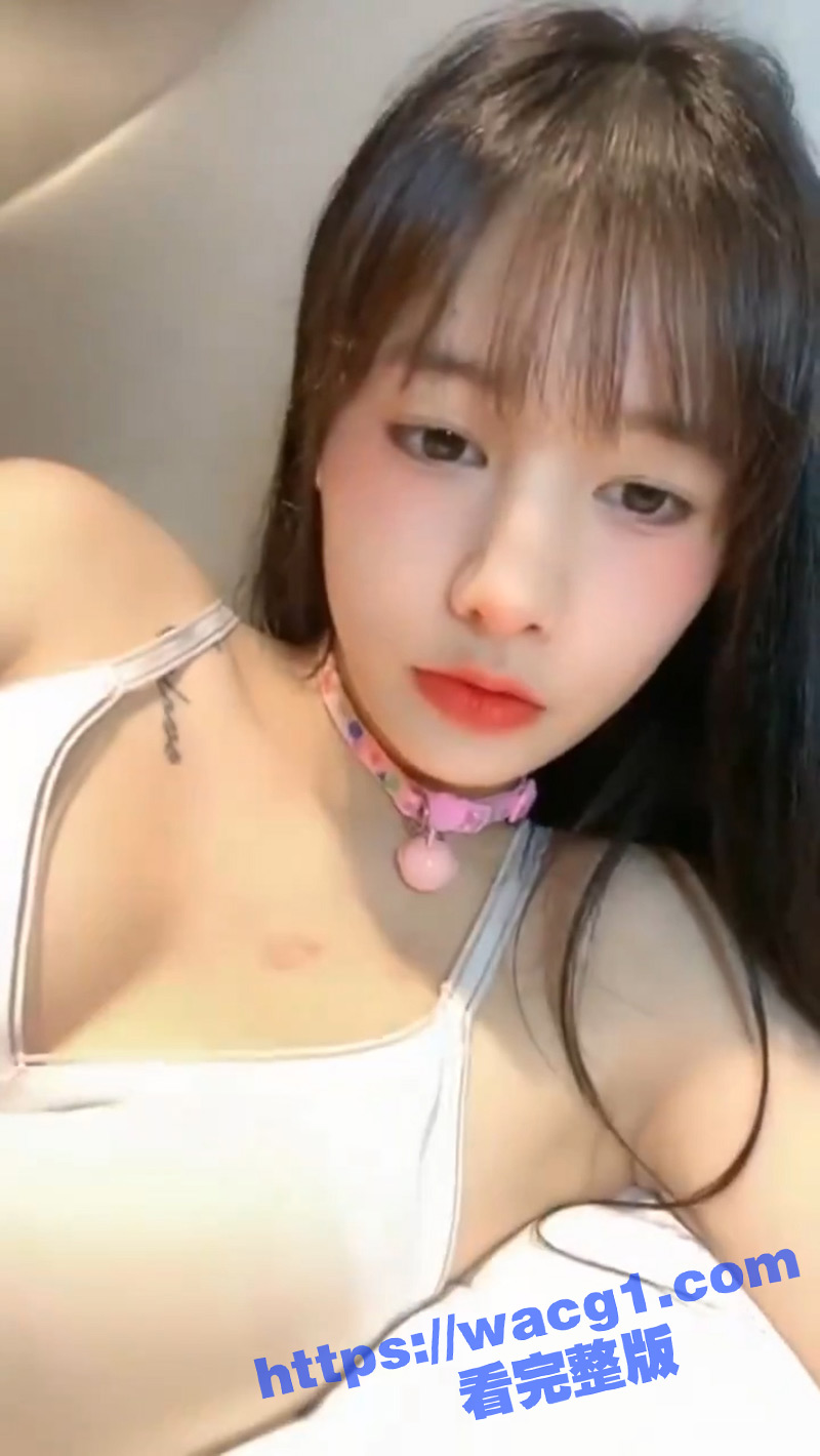 极品微胖完美胸型女神 纯欲脸大长腿 一上来就穿上黑丝玩足交 白虎嫩穴被男主各种调教一顿中出！!