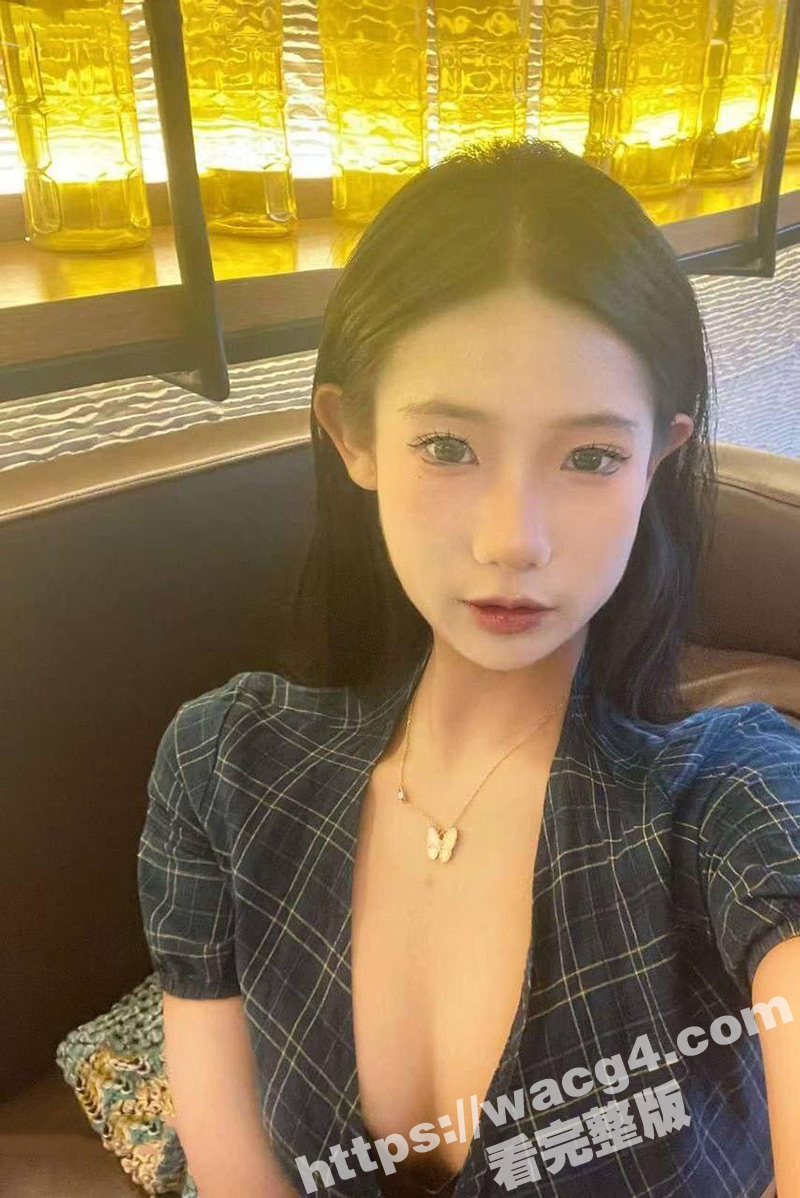 瓜友投稿 自驾游途中认识的杭州小美女 晚上喝酒聊天 微醺后直接再卫生间就干了一炮 晚上又带酒店激情一夜！