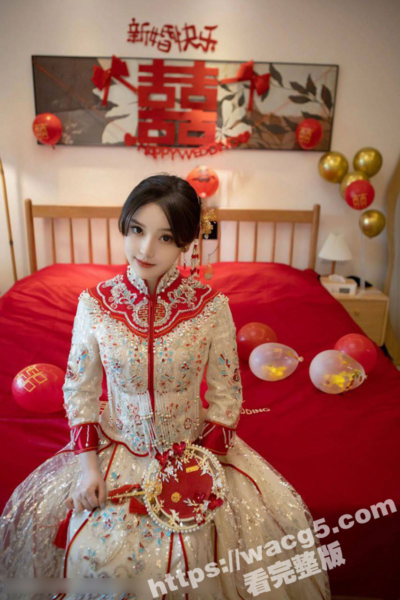 伴郎团轮奸新娘 新婚之夜遭伴郎团轮奸调教 拍下大量不雅淫照 粉嫩小穴清晰可见 全网疯传！