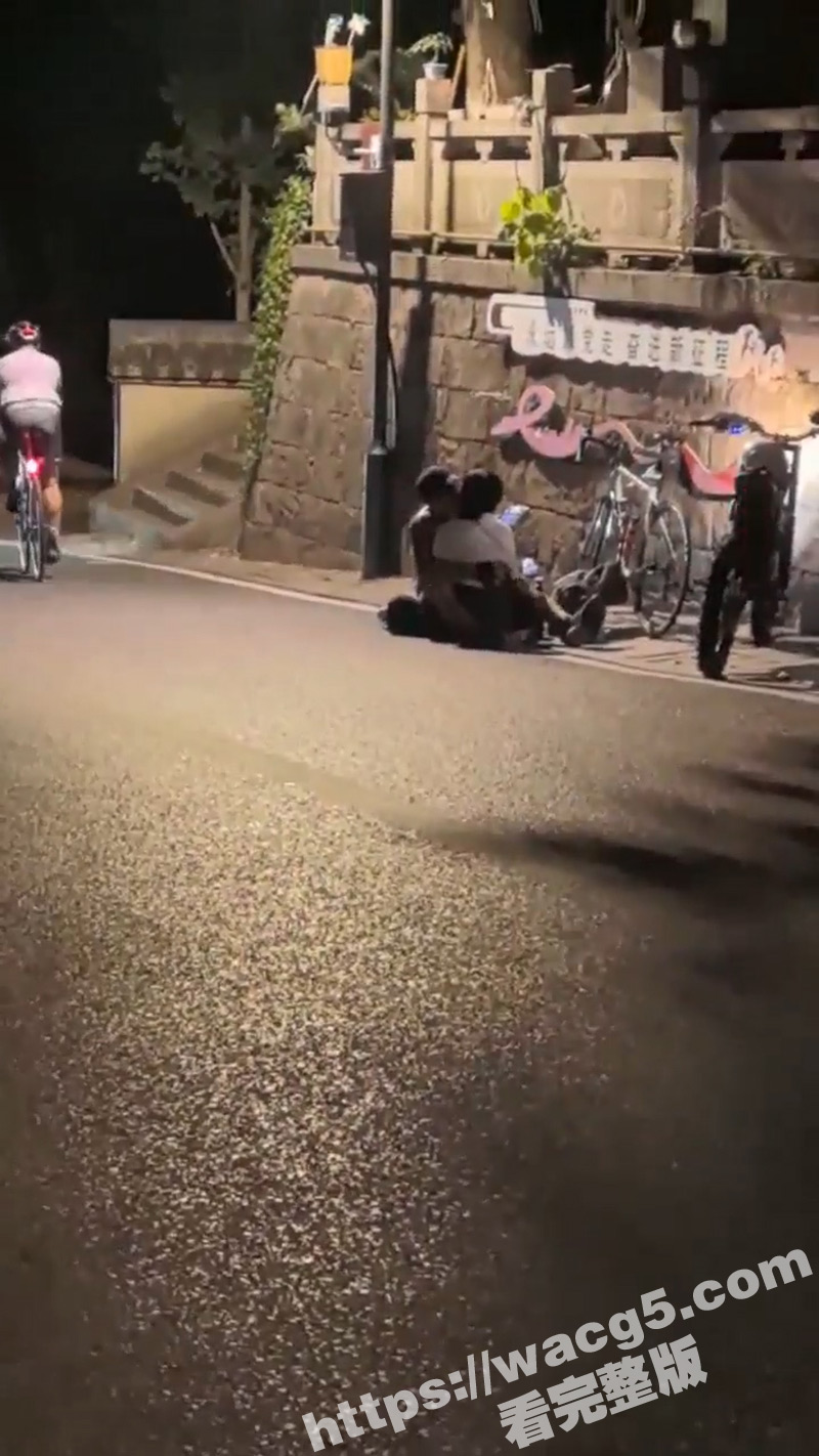 杭州西湖龙井村骑行大瓜！批瘾来了马路上直接开操 骑友拉都拉不开 骑行圈总是能让我们吃到意想不到的瓜！