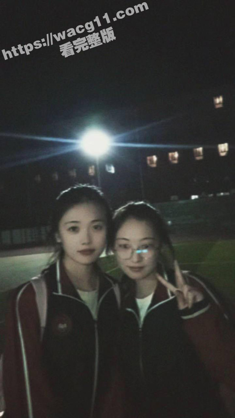 太原师范学院学生妹姚歆婉 竟然拿逼抵债 被带到酒店3P调教 被迫接受各种淫荡玩法 甚至脚趾插逼！