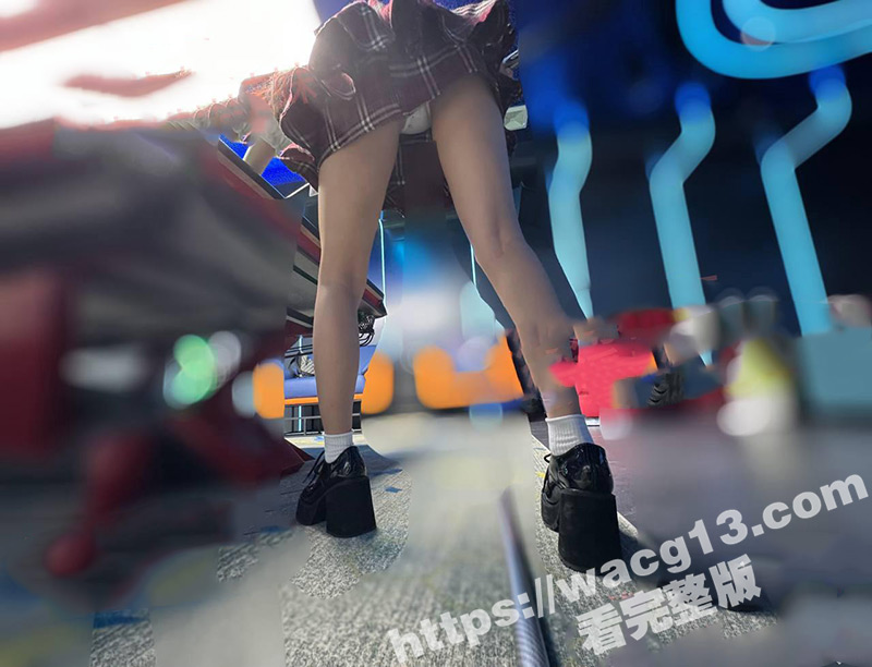 意淫自己妹妹 最新作！台球厅叫嚣着输球惩罚 最后台球桌当床 肆意狂操妹妹无套内射 全程高能！