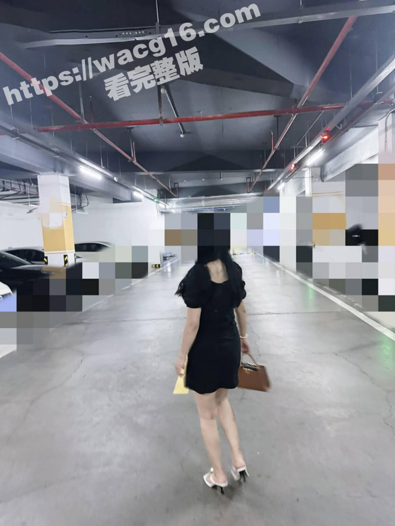日料餐厅包间里的狂热乱伦 亲兄妹失控性爱 公共场所私密激情！
