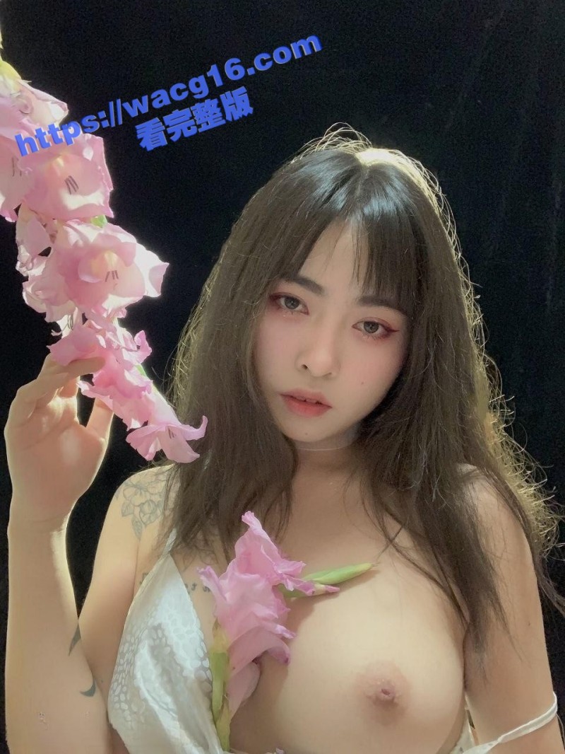 南京艺术学院反差婊刘瑾裸舞发情私拍曝光！全裸漏点淫荡跳舞展示极品身材 跪地抖臀十分下贱！
