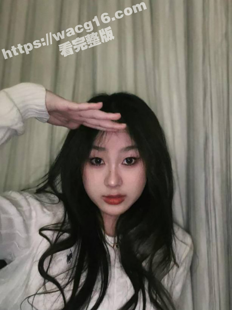 外表清纯的小姐姐竟隐藏着绝世胸器！波澜壮阔的双峰直击眼球！惹火身姿令人血脉喷张！