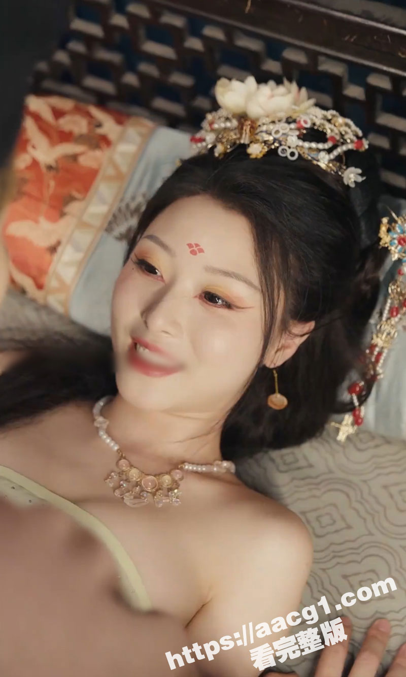 擦边短剧 我在古代当神豪&极品小家丁 凭借先进的知识和智慧 最终成长为一代传奇的故事