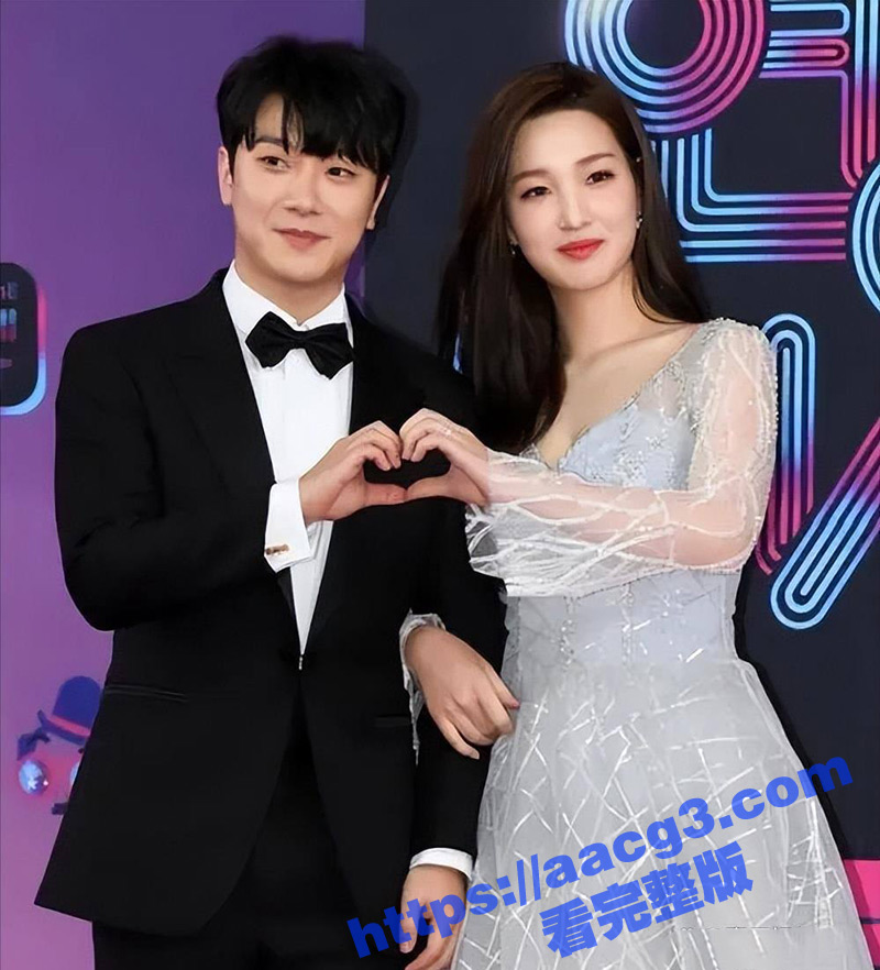 韩国女星 金律喜 曝光前夫 崔敏焕 嫖娼音档酒后钱塞胸部恶习 男星奶爸形象全毁 交谈录音和嫖娼视频流出