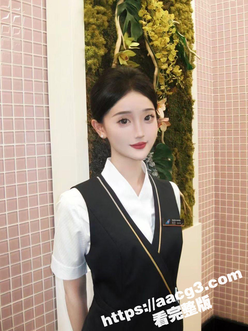 武汉职业技术学校反差婊 翟子墨 背着男友和富二代玩SM 还是现役在职南航空姐 骚破天际