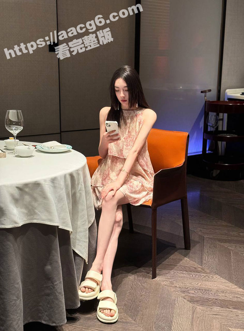 禽兽不如系列 姐弟乱伦 姐姐出轨被小弟抓个正着 威胁剃光逼毛上酒店调教后 沦落为弟奴母狗