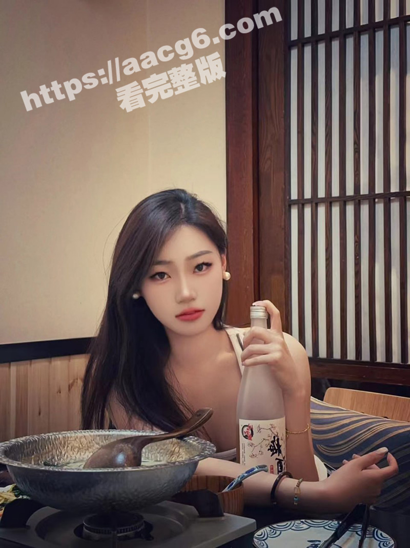 独家曝光 山东美女因资金紧张签下裸贷 下款之时自愿奖励办贷款人员 酒店上演3P大战