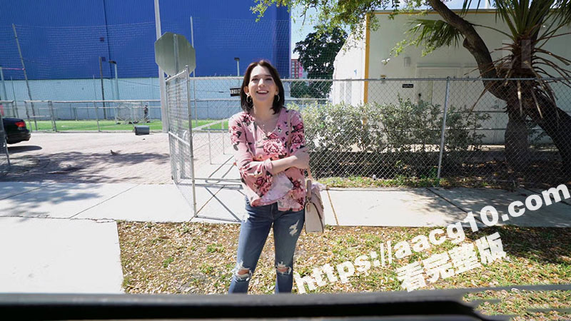 捷克街头之超能力搭讪 第七弹 9000美金车震玩弄美女还非常配合吞精 完事不认账 开车就跑！