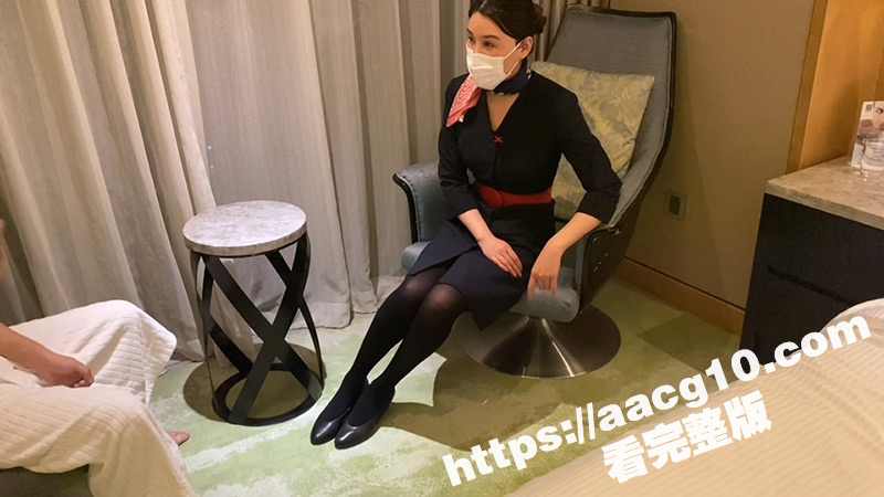 大神 斯文禽兽 飞机上搭讪极品东航空姐 刚落地就带到酒店爆操 给老公打电话时候直接抢过手机录下视频