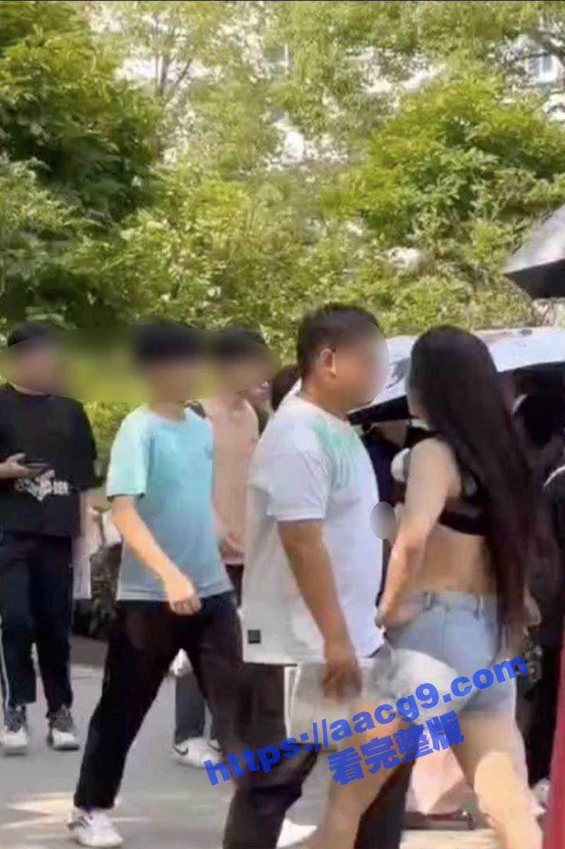 荆州职业技术学院女子裸奔事件！小阿姨被男大体育生骗财骗色 操了180次分手后在学校裸奔报复！
