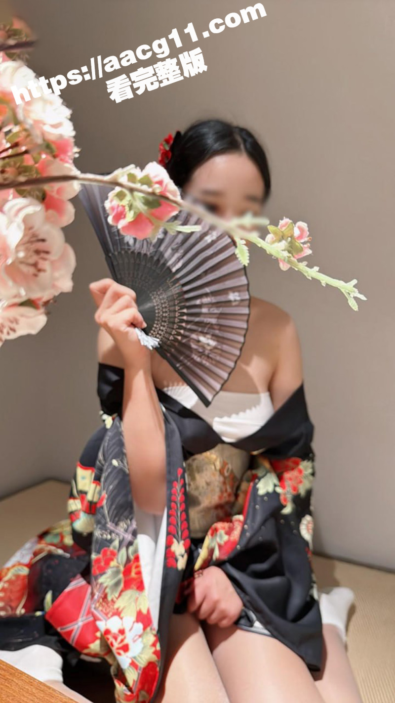 海角 会喷水的姐姐 继汉服后再让姐姐穿和服狂舔潮喷 尿液全部吞下 真是人美逼遭罪啊！