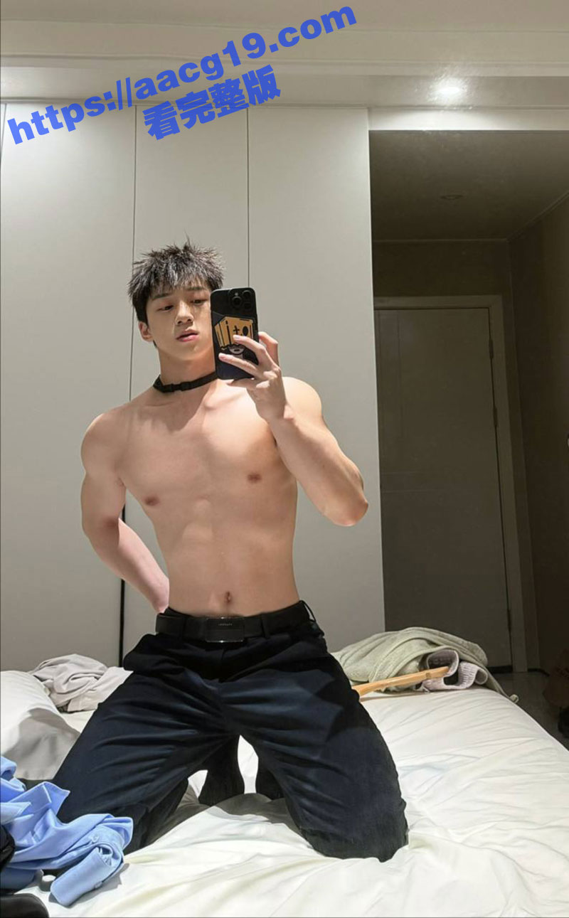 杭州男大体育生陈宇豪 宽肩窄腰八块腹肌标准的打桩机 18cm大鸡巴 爆操各种骚逼母狗合集！