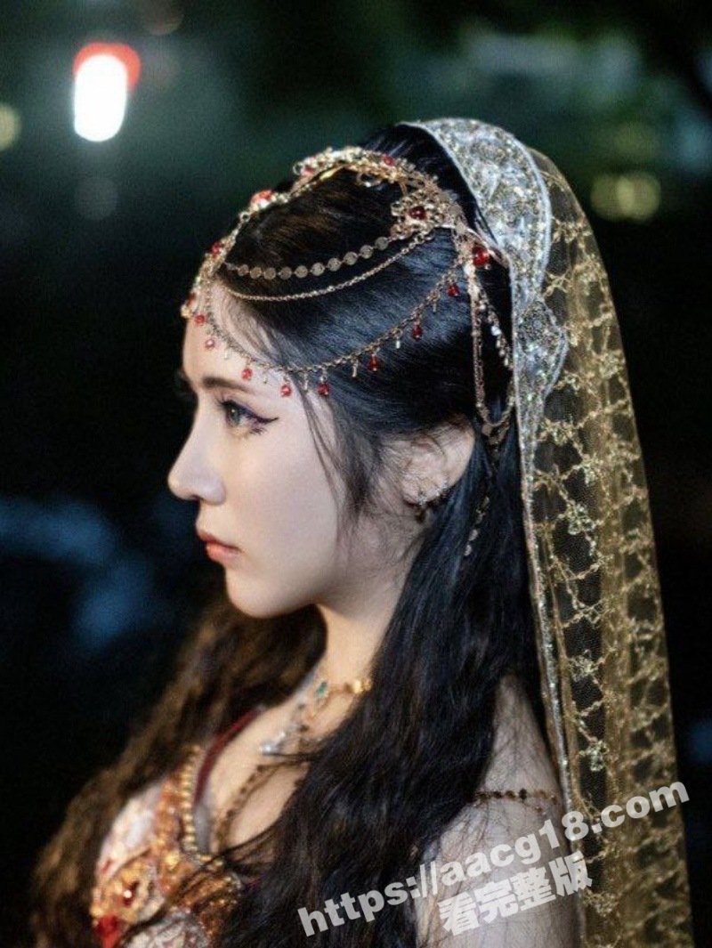 2_W_800px.jpg