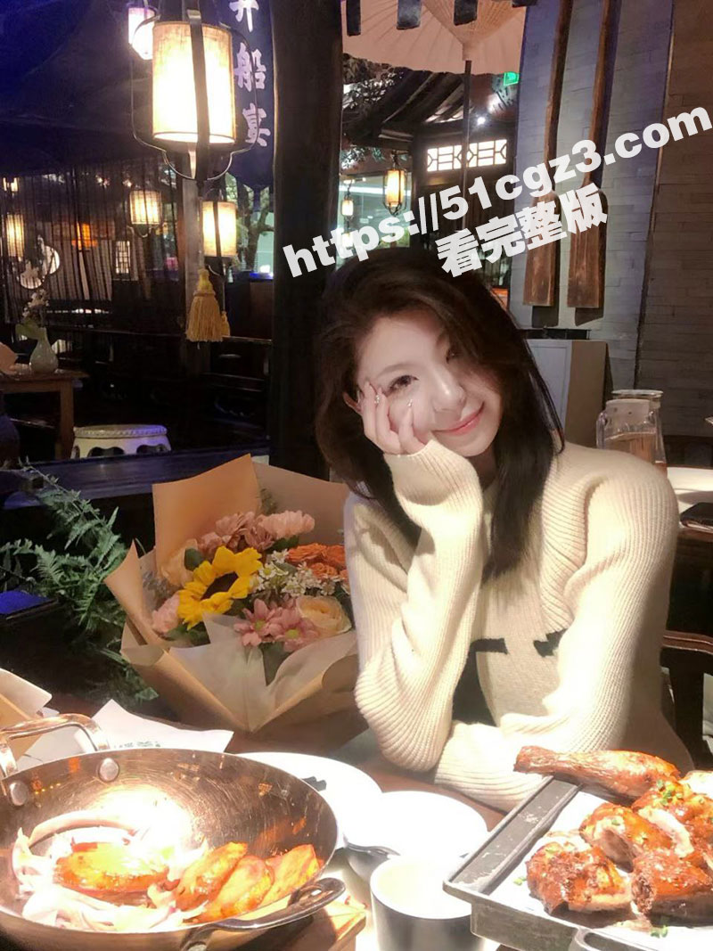 爱女儿的每一天 禽兽父亲撕烂女儿黑丝露出白虎嫩穴 熟睡的女儿惊醒 被老爸无套疯狂蠕动！
