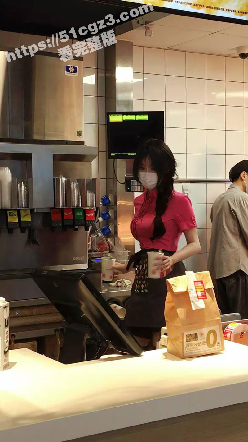 广州麦当劳性感学妹 谁知私下骚得可怕 脱下黑丝高跟任由我干 店内舌吻深喉 请假直奔酒店开房啪啪啪