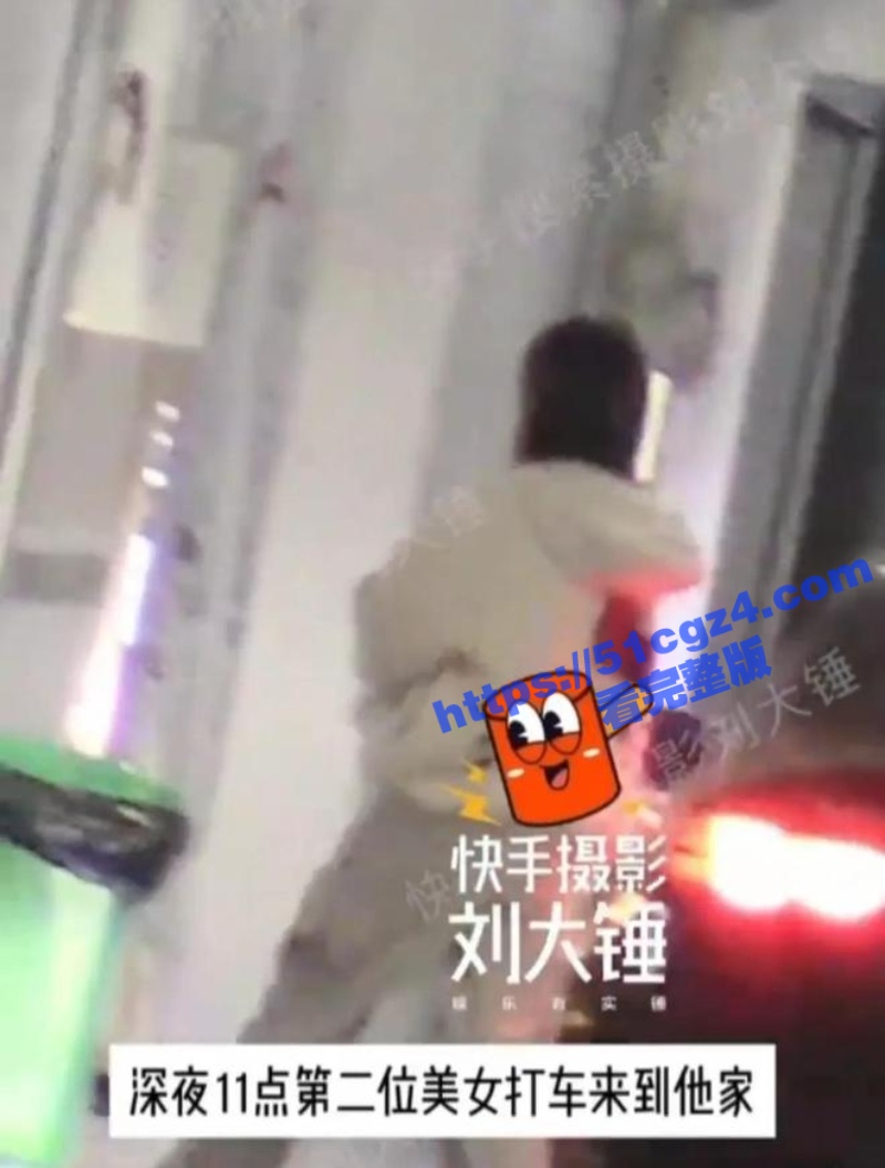 4_W_800px.jpg