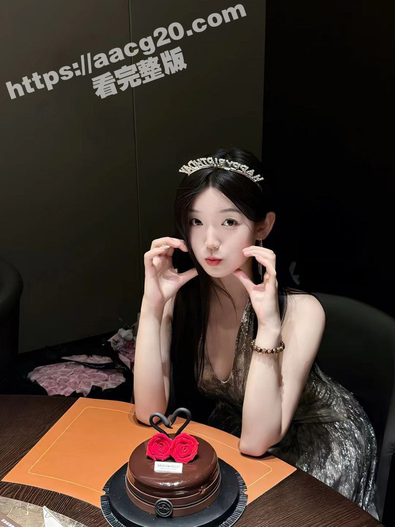 江西九江健身教练 梁欣慧 给会员私发小视频被曝光泄密 外表清纯私下充卡就能操的小母狗