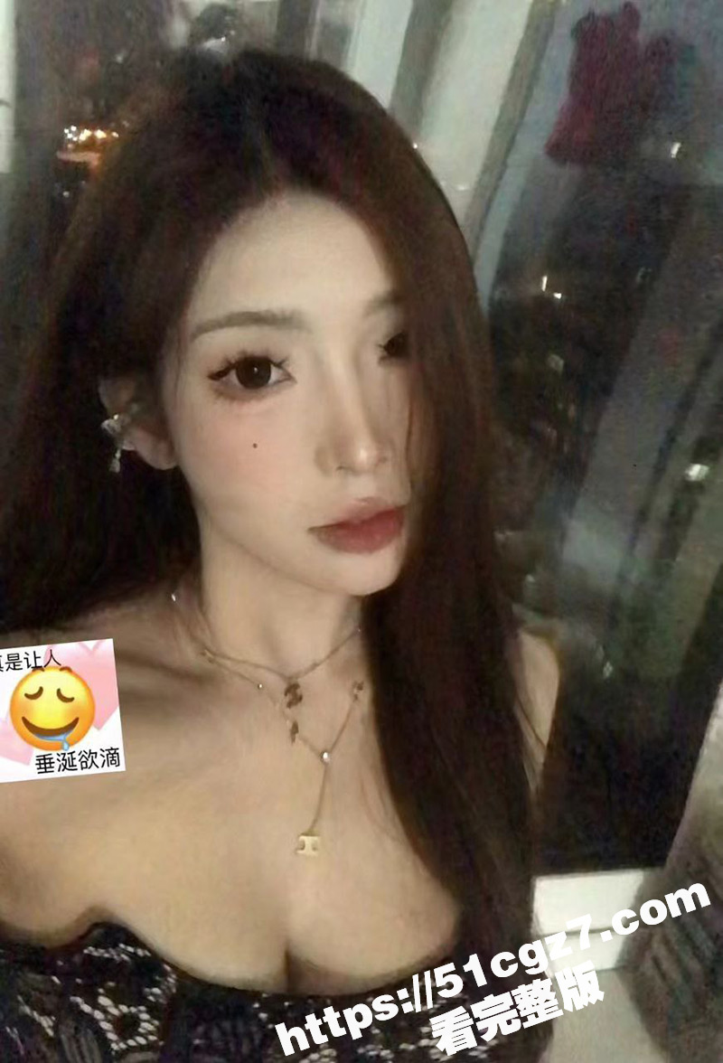 高颜值反差女主播 VV星球 金主定制福利视图流出 各种情趣内衣展示九头身完美身材
