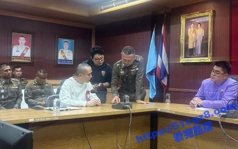 7_W_800px.jpg