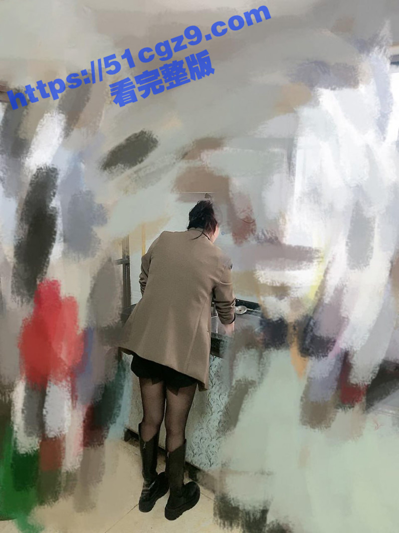 海角 我的长腿嫂子丝袜控 新作 成功把性感的嫂子操喷水了 一中午被嫂子疯狂索取两次