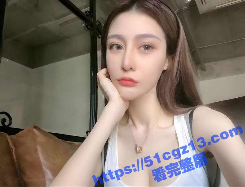 高颜值巨乳尤物放飞自我 成为金主独家金丝雀 被各种无套爆操 奶子十分的粉嫩