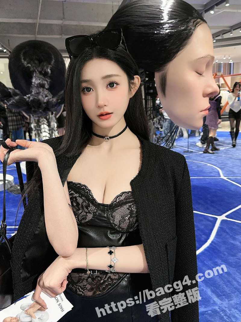 高潮瞬间视频大合集 第七弹 丰乳肥臀的小母狗 被踩头后入爆操 小穴淫水喷出三米多高 十分的刺激