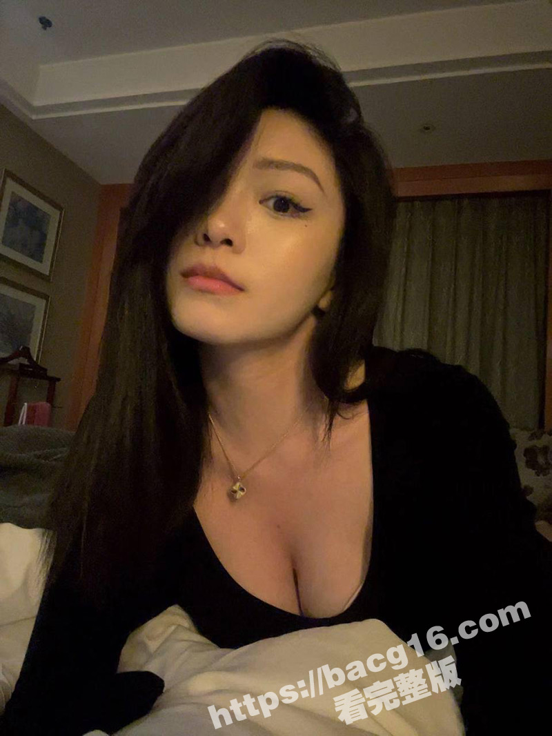 重庆高端外围鸡 溱浠雨 极品巨乳女神不雅私拍流出 各种道具淫骚自慰 这奶子真的太爱了