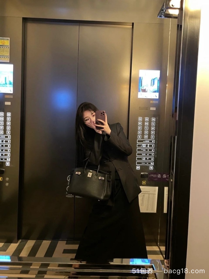 6_W_800px.jpg