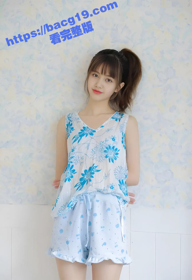 长相酷似lisa的清纯少女 与男友最新私拍流出 这神仙颜值如果是你女友 会几点回家呢？