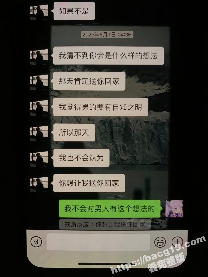 12_W_800px.jpg