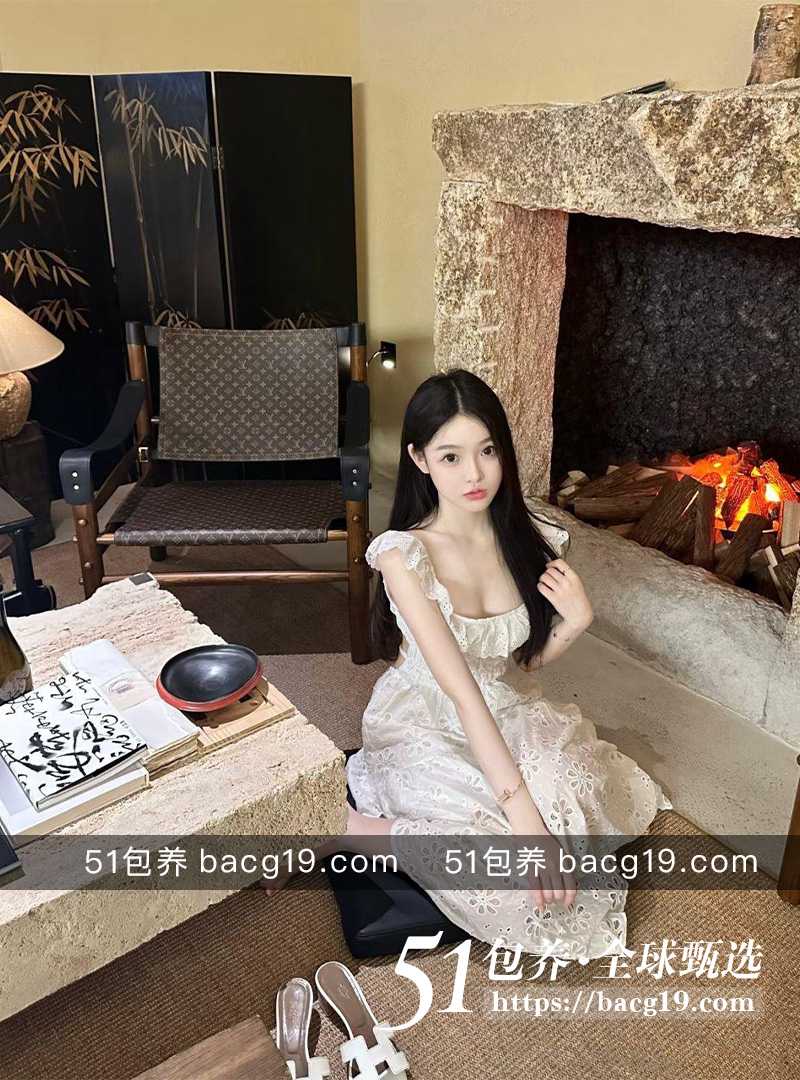 51包养 高端私人定制 | CQ022604 清纯甜美重庆OL 36C极品身材 上粉下嫩 可御姐可小纯