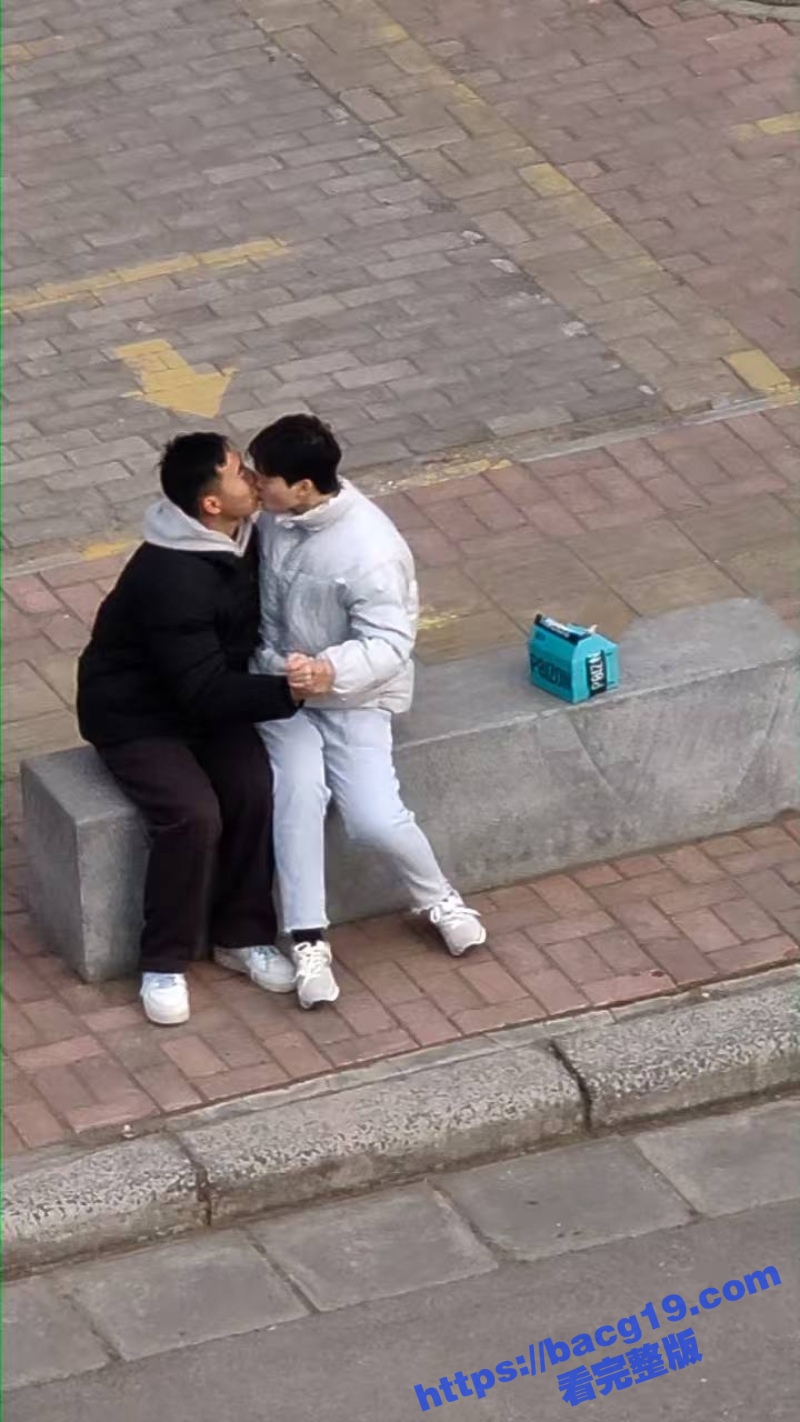 5_W_800px.jpg