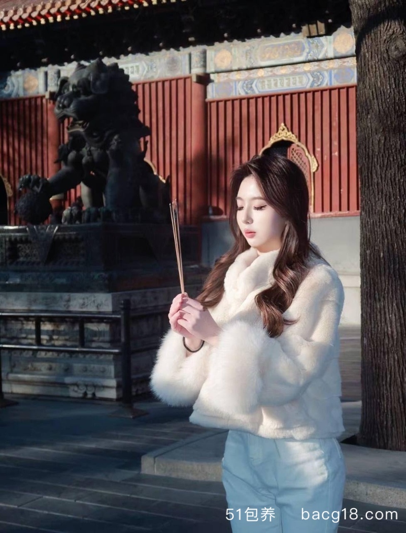 4_W_800px.jpg
