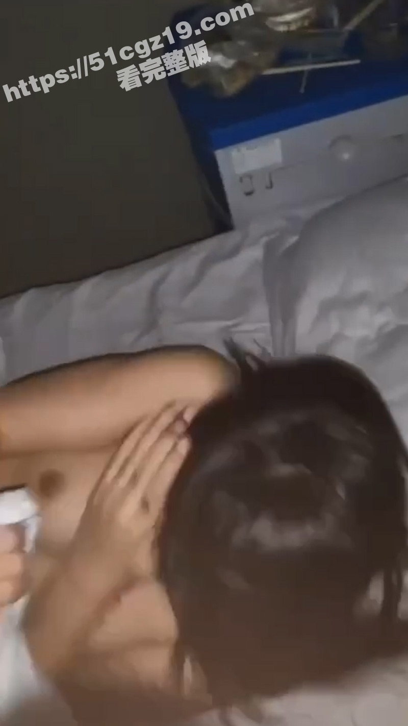 山东济宁某村书记儿子 周恒 勾搭有妇之夫程妍妍 被其未婚夫暴揍缝21针 俩人死不悔改医院偷情又被捉奸在床！