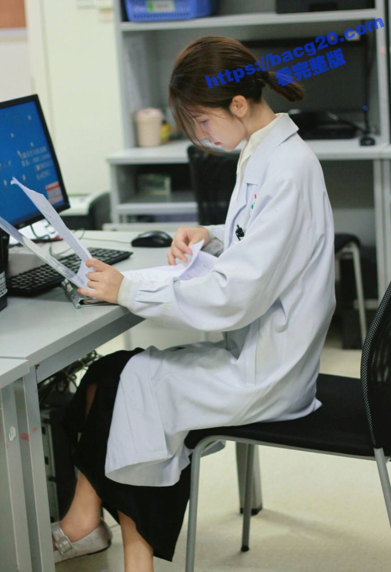 16_W_800px.jpg