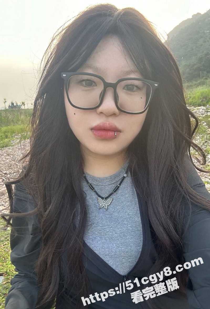 精神小妹自慰 (3)