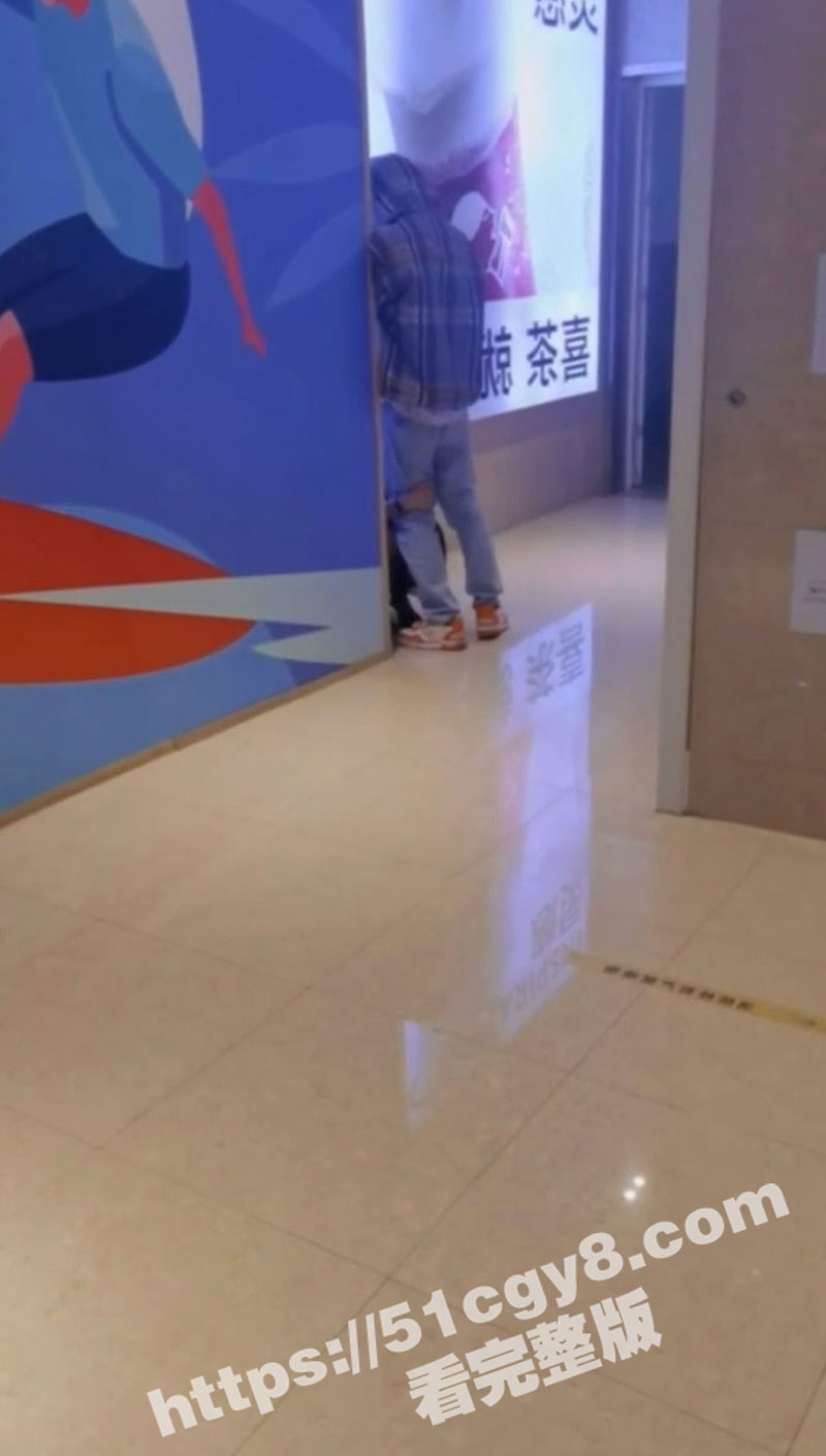 人妻小鲸鱼商城露出-3