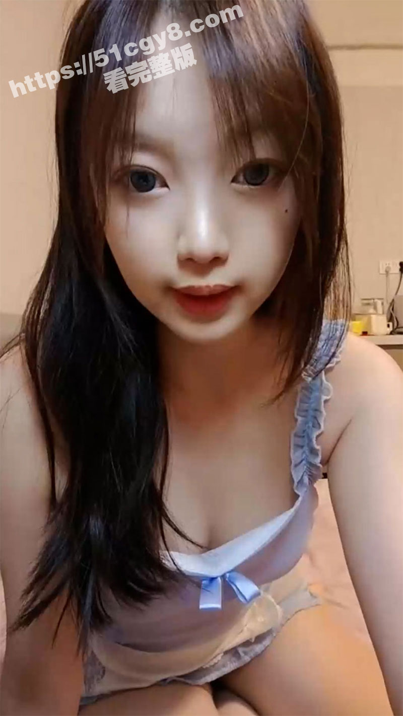 高颜值反差母狗 直播各角度展示跳蛋塞穴扣逼特写 掰开淫水骚穴跪求被操！