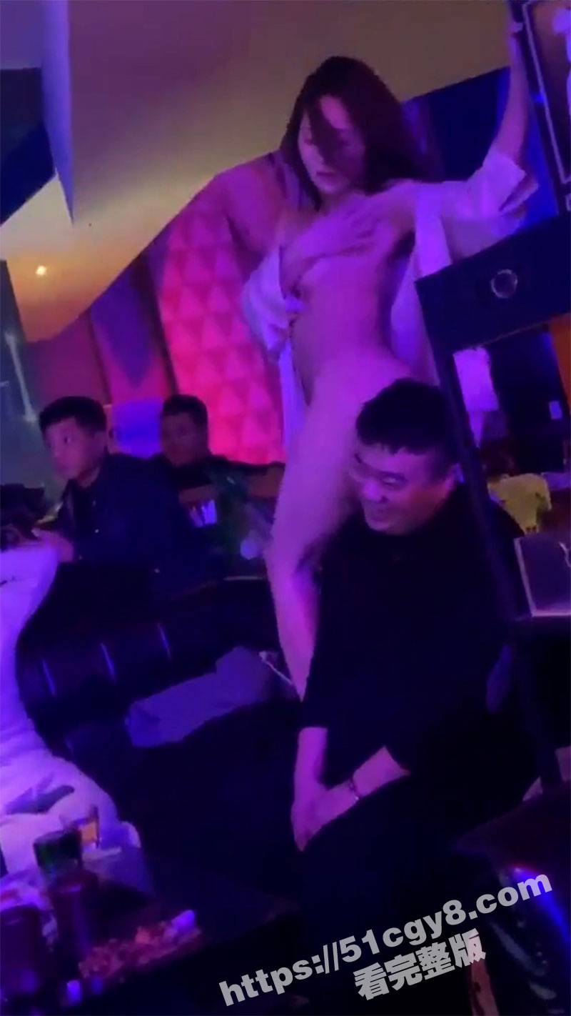 酒吧KTV淫乱生活 穷人一辈子接触不到的欢乐 金主们的帝王服务 真是令人大开眼界啊！