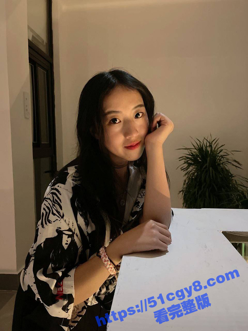 内蒙古女教师与叔子的乱伦偷情史！大哥性功能障碍小叔子提屌上阵 各种花活玩的嫂子深陷其中无法自拔！