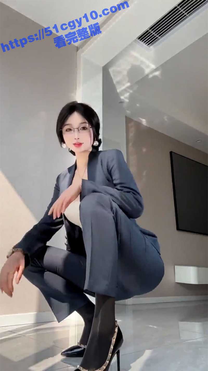 抖音网红御姐小久红福利视频-7