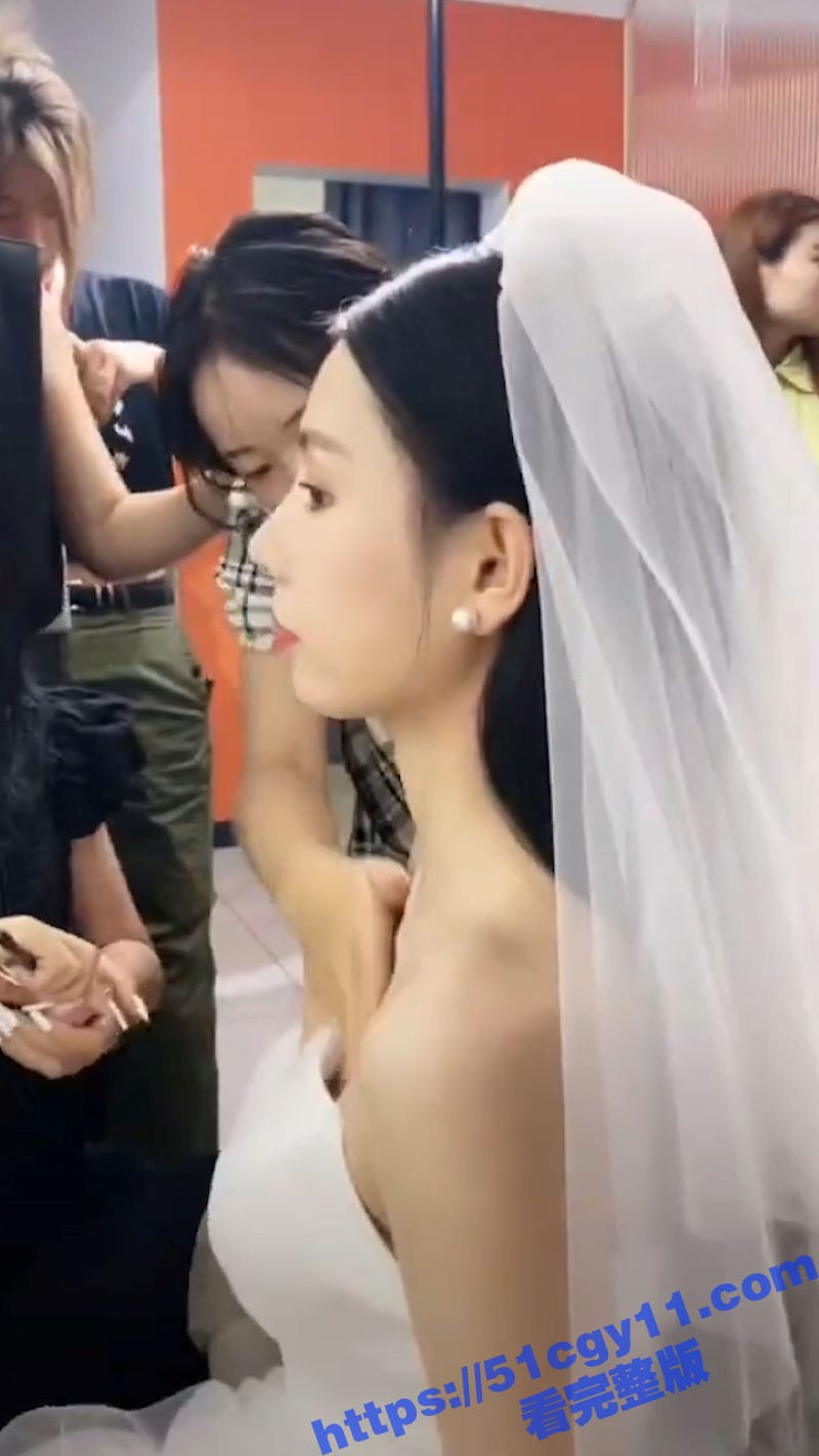 直播间擦边走光合集 (2)