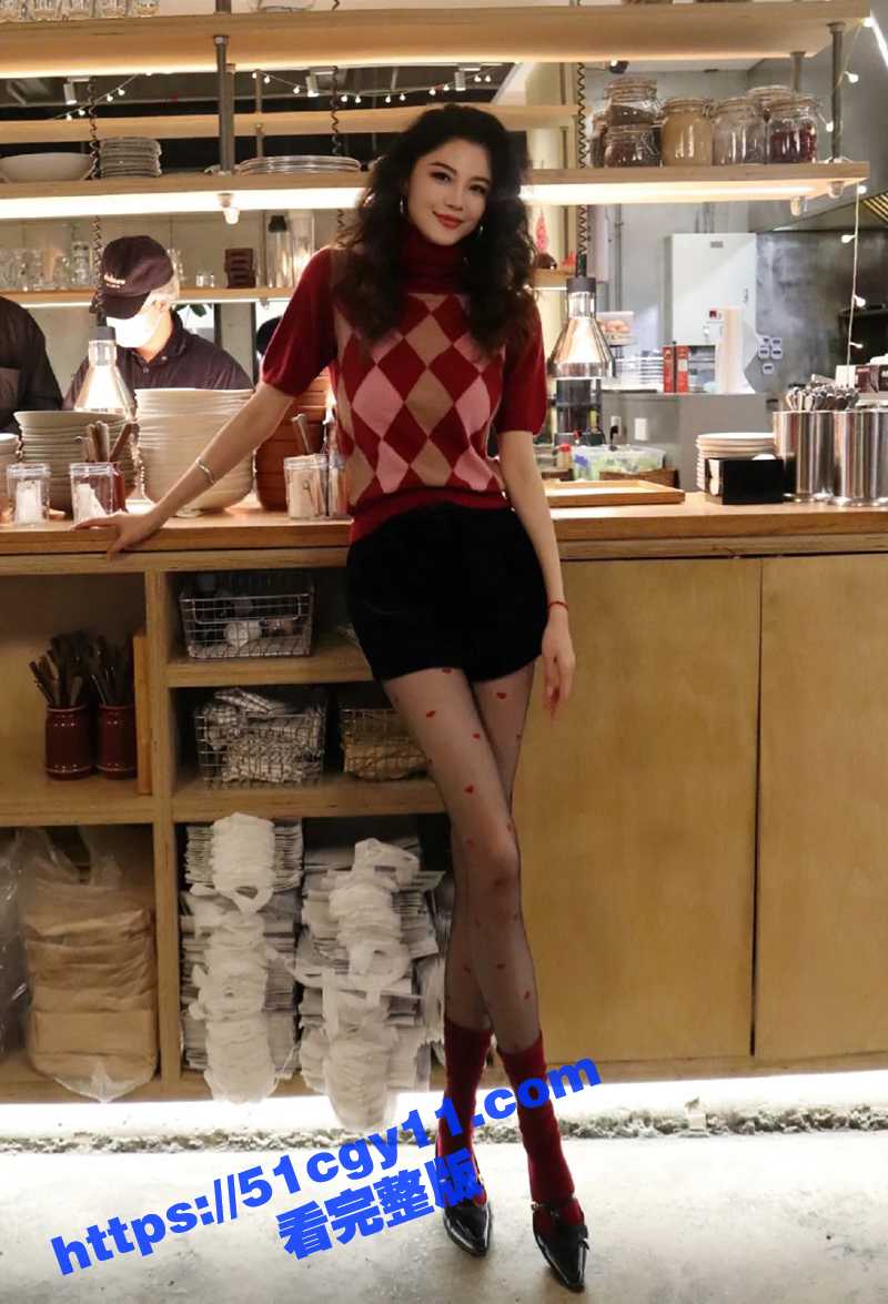 淫妻酒店3P视频- (2)