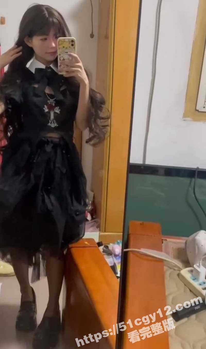 江西赣州清纯少女 徐清秀 打王者荣耀勾搭瓜友 为了上段私发各种白虎骚穴自慰视频 毫无下限！