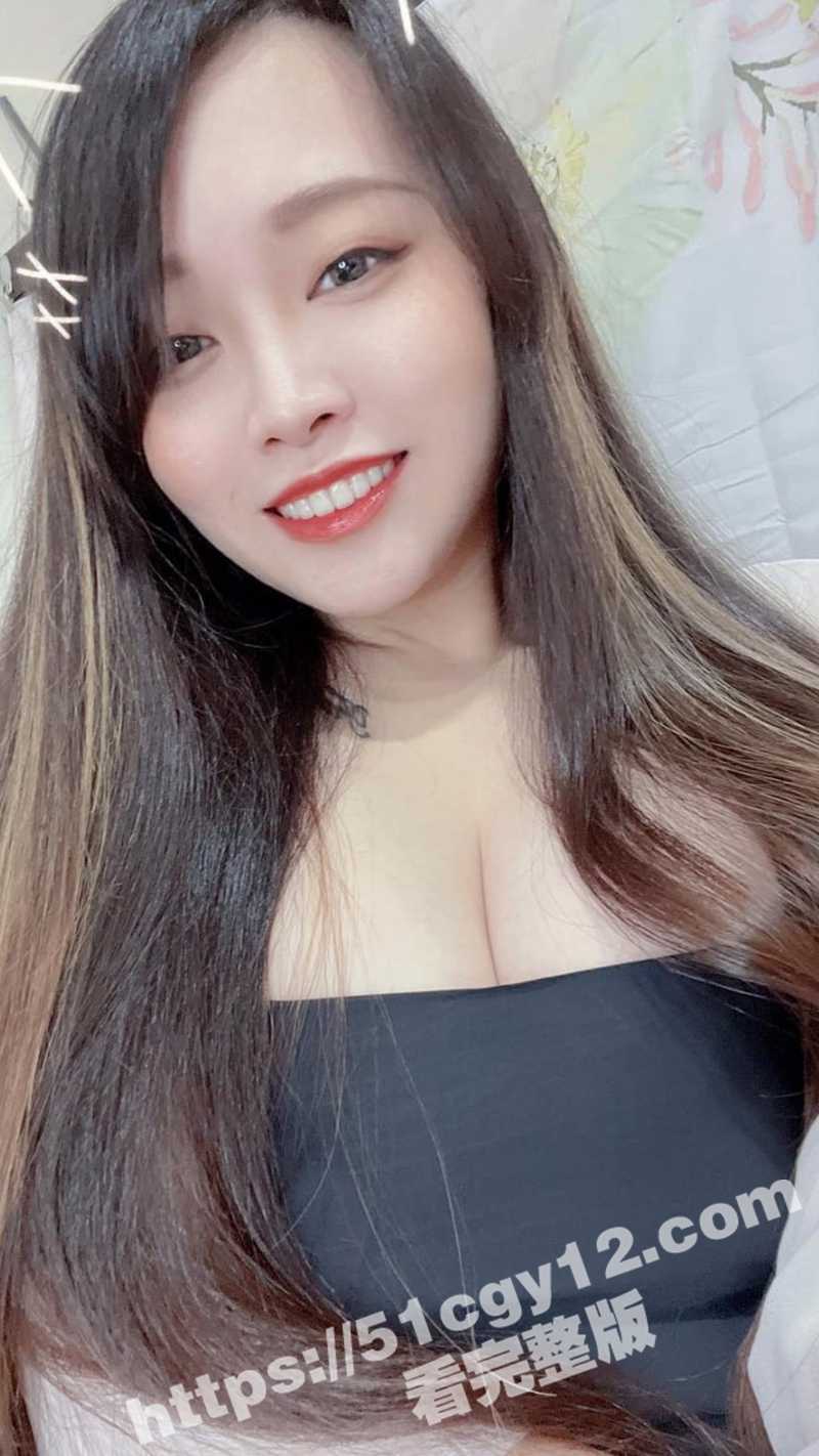 巨乳辣妹joyc裸聊自慰-4