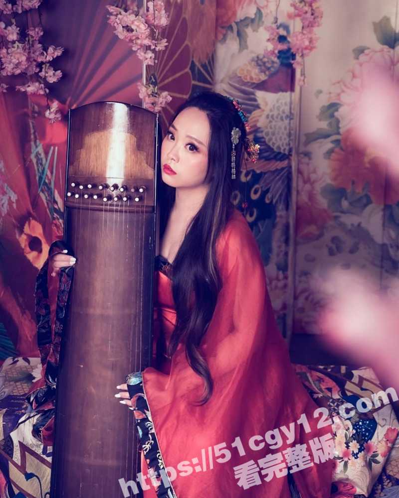 高颜值巨乳辣妹 joyc 金主高价1V1裸聊自慰视频泄密 反差母狗肆意玩弄敏感肥穴 淫水都快隔着屏幕溢出来了！