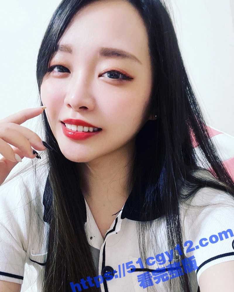 巨乳辣妹joyc裸聊自慰-3
